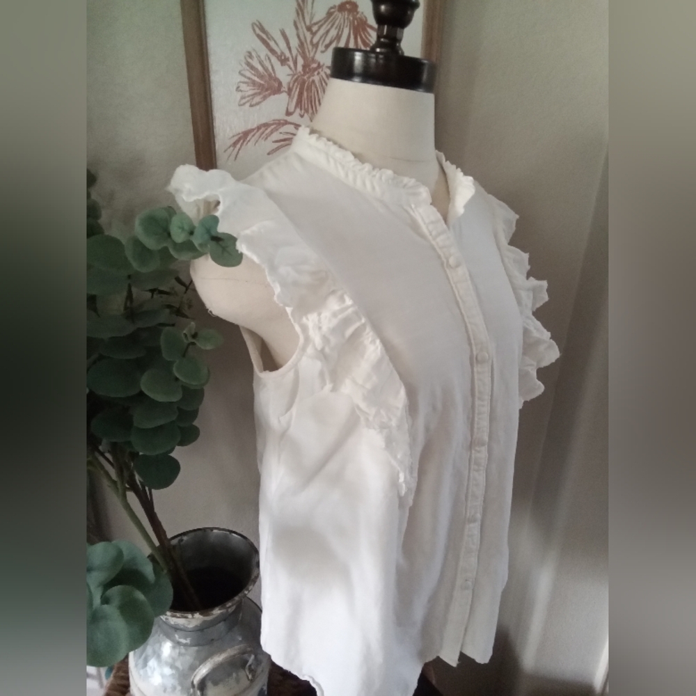 LC Lauren Conrad White Ruffle Blouse
